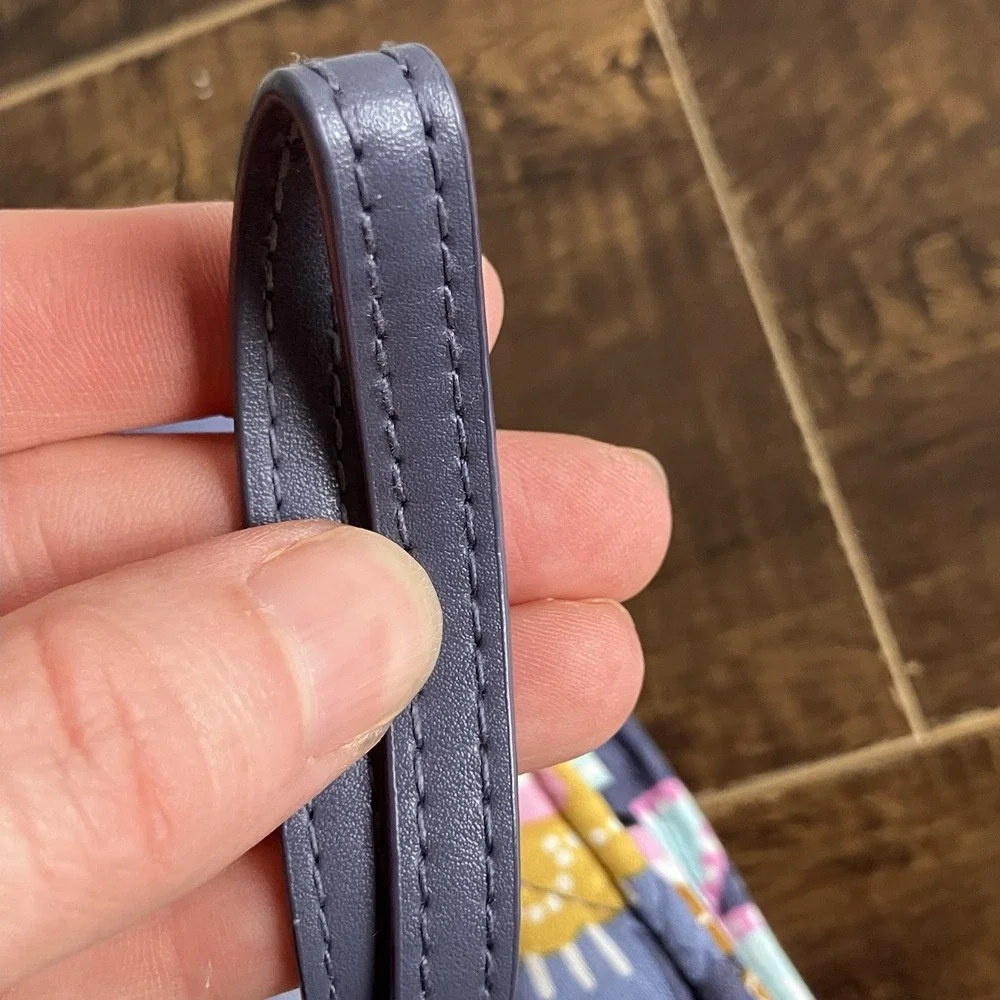 Vera Bradley RFID All in One Wristlet Wallet Quilted Floral Blue Purple